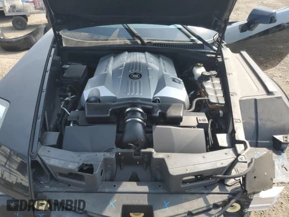 ✅ 2004 Cadillac XLR • VIN: 1G6YV34A245601303 • Lot: 57644265. Wystawiony na Copart z przebiegiem 27 898 mil. Bezpłatny archiwum sprzedaży aukcyjnych z USA i szczegółowy raport historii pojazdu na DreamBid. Zdjęcie 11.