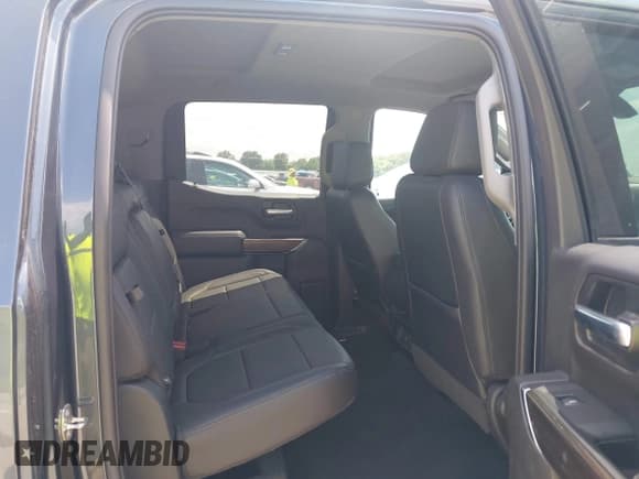 ✅ 2020 Chevrolet Silverado 1500 LT • VIN: 3GCUYDED2LG227493 • Lot: 42639439. Wystawiony na IAAI z przebiegiem 111 273 mil. Bezpłatny archiwum sprzedaży aukcyjnych z USA i szczegółowy raport historii pojazdu na DreamBid. Zdjęcie 8.