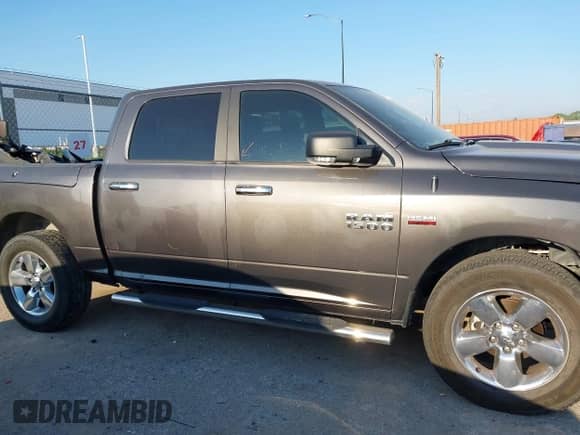 2017 Ram 1500 SLT с VIN 1C6RR7LT6HS566800, выставлен на аукционе IAAI как лот 43330506 с пробегом 128 041 миль миль и . История ставок и продаж доступна на DreamBid. Изображение 13.
