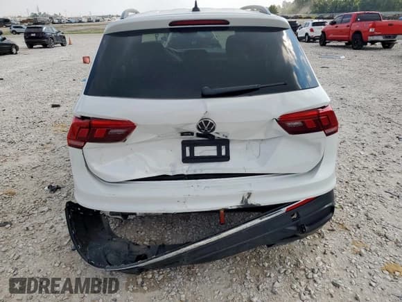 ✅ 2023 Volkswagen Tiguan S • VIN: 3VVRB7AX4PM108619 • Lot: 81027915. Wystawiony na Copart z przebiegiem 23 403 mil. Bezpłatny archiwum sprzedaży aukcyjnych z USA i szczegółowy raport historii pojazdu na DreamBid. Zdjęcie 6.