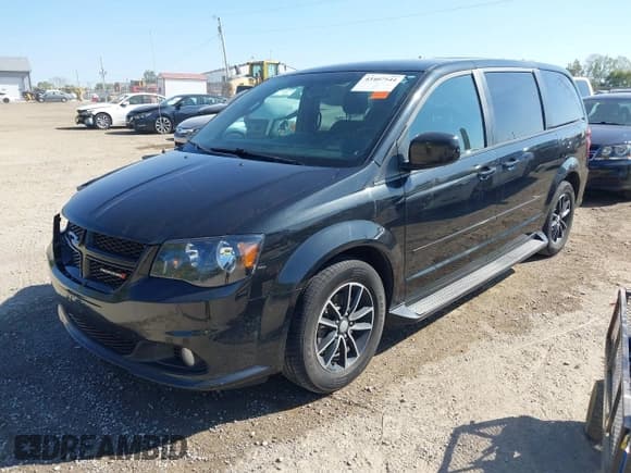 ✅ 2015 Dodge Grand Caravan SXT • VIN: 2C4RDGCGXFR651213 • Lot: 43407544. Wystawiony na IAAI z przebiegiem 121 747 mil. Bezpłatny archiwum sprzedaży aukcyjnych z USA i szczegółowy raport historii pojazdu na DreamBid. Zdjęcie 2.