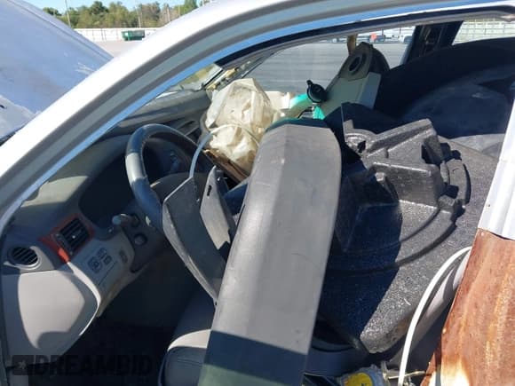 ✅ 2005 Lexus LS 430 • VIN: JTHBN36F950175487 • Lot: 43617050. Listed on IAAI with Not provided. Free auction sales archive from the USA and detailed vehicle history report at DreamBid. Image 5.