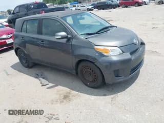 ✅ 2010 Scion xD • VIN: JTKKU4B43A1006500 • Lot: 43060397. Wystawiony na IAAI z przebiegiem 259 658 mil. Bezpłatny archiwum sprzedaży aukcyjnych z USA i szczegółowy raport historii pojazdu na DreamBid. Zdjęcie 1.