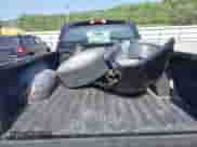 2008 Dodge Dakota z VIN 1D7HW32K88S592237, wystawiony jako IAAI lot #42279584 z przebiegiem 110 610 mil mil oraz . Historia ofert i sprzedaży dostępna na DreamBid. Obrazek 12.