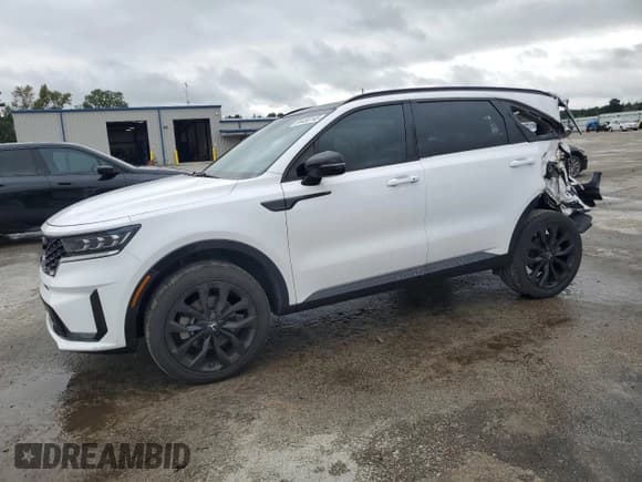 ✅ 2021 Kia Sorento SX • VIN: 5XYRKDLFXMG009975 • Lot: 84455145. Listed on Copart with 60,832 mi. Free auction sales archive from the USA and detailed vehicle history report at DreamBid. Image 1.