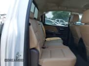 ✅ 2019 GMC Sierra 2500HD Denali • VIN: 1GT12SEY2KF280979 • Lot: 42440832. Wystawiony na IAAI z przebiegiem Nie podano. Bezpłatny archiwum sprzedaży aukcyjnych z USA i szczegółowy raport historii pojazdu na DreamBid. Zdjęcie 8.