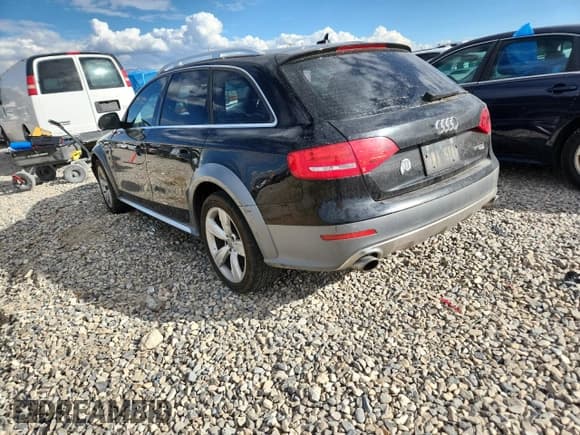 ✅ 2013 Audi allroad A4 Premium • VIN: WA19FAFL8DA217349 • Lot: 81882485. Wystawiony na Copart z przebiegiem 210 469 mil. Bezpłatny archiwum sprzedaży aukcyjnych z USA i szczegółowy raport historii pojazdu na DreamBid. Zdjęcie 2.