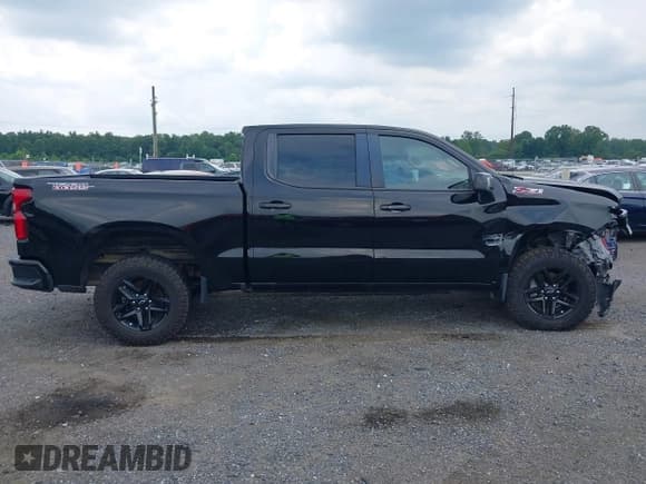 ✅ 2020 Chevrolet Silverado 1500 LT Trail Boss • VIN: 1GCPYFED6LZ181417 • Lot: 42989002. Wystawiony na IAAI z przebiegiem 104 694 mil. Bezpłatny archiwum sprzedaży aukcyjnych z USA i szczegółowy raport historii pojazdu na DreamBid. Zdjęcie 13.