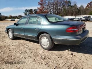 ✅ 1995 Lincoln Continental • VIN: 1LNLM97V0SY745547 • Lot: 93216315. Wystawiony na Copart z przebiegiem 97 068 mil. Bezpłatny archiwum sprzedaży aukcyjnych z USA i szczegółowy raport historii pojazdu na DreamBid. Zdjęcie 2.
