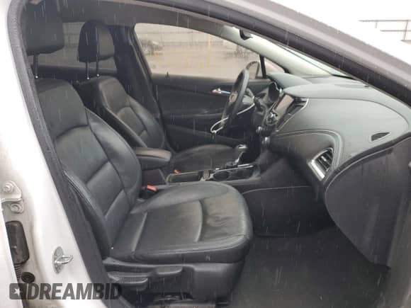 2017 Chevrolet Cruze Premier z VIN 1G1BF5SM1H7260276, wystawiony jako Copart lot #66112872 z przebiegiem 96 847 mil mil oraz . Historia ofert i sprzedaży dostępna na DreamBid. Obrazek 5.