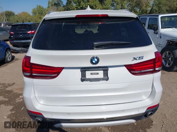 ✅ 2017 BMW X5 sDrive35i • VIN: 5UXKR2C32H0X06140 • Lot: 43449720. Wystawiony na IAAI z przebiegiem 99 757 mil. Bezpłatny archiwum sprzedaży aukcyjnych z USA i szczegółowy raport historii pojazdu na DreamBid. Zdjęcie 16.