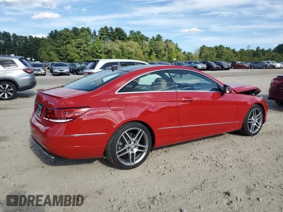 ✅ 2015 Mercedes-Benz E 400 • VIN: WDDKJ6HB5FF304046 • Лот: 70522085. Опубликован ранее на Copart с пробегом 142 952 миль. Бесплатный доступ к архиву аукционных продаж из США и подробный отчёт об истории автомобиля на DreamBid. Изображение 3.