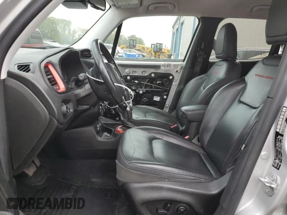 ✅ 2017 Jeep Renegade Trailhawk • VIN: ZACCJBCB5HPG38544 • Lot: 82104775. Listed on Copart with 98,947 mi. Free auction sales archive from the USA and detailed vehicle history report at DreamBid. Image 7.