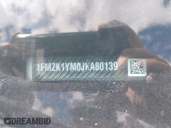 ✅ 2018 Ford Transit XL • VIN: 1FMZK1YM0JKA80139 • Lot: 41786995. Wystawiony na IAAI z przebiegiem 86 789 mil. Bezpłatny archiwum sprzedaży aukcyjnych z USA i szczegółowy raport historii pojazdu na DreamBid. Zdjęcie 9.