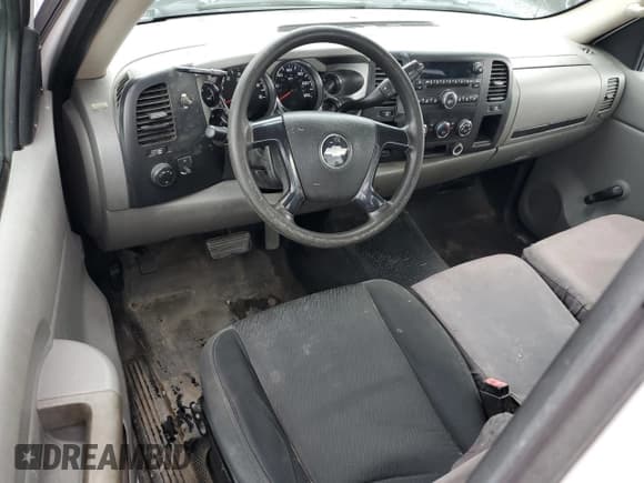 ✅ 2008 Chevrolet Silverado 2500HD Work Truck • VIN: 1GBHC24K88E102828 • Lot: 92293345. Wystawiony na Copart z przebiegiem 392 836 mil. Bezpłatny archiwum sprzedaży aukcyjnych z USA i szczegółowy raport historii pojazdu na DreamBid. Zdjęcie 8.