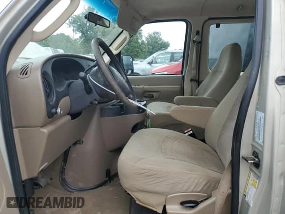 ✅ 2006 Ford Econoline Passenger XL • VIN: 1FBNE31L16HB32734 • Lot: 61421825. Listed on Copart with 204,661 mi. Free auction sales archive from the USA and detailed vehicle history report at DreamBid. Image 7.