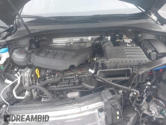 ✅ 2024 Volkswagen Tiguan SE R-Line Black • VIN: 3VV8B7AX4RM048758 • Lot: 42523725. Wystawiony na IAAI z przebiegiem 14 415 mil. Bezpłatny archiwum sprzedaży aukcyjnych z USA i szczegółowy raport historii pojazdu na DreamBid. Zdjęcie 10.