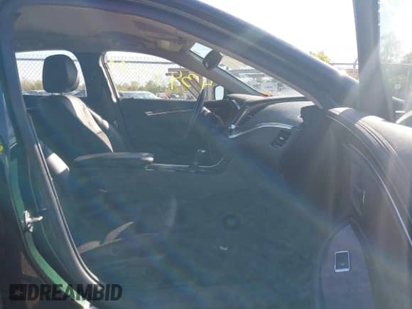 2015 Chevrolet Impala LT z VIN 2G1115SL5F9266305, wystawiony jako IAAI lot #43477489 z przebiegiem 175 873 mil mil oraz . Historia ofert i sprzedaży dostępna na DreamBid. Obrazek 5.