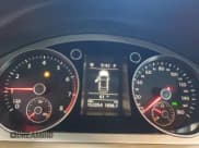 ✅ 2010 Volkswagen CC Sport • VIN: WVWML7AN9AE513344 • Lot: 71968355. Wystawiony na Copart z przebiegiem 153 254 mil. Bezpłatny archiwum sprzedaży aukcyjnych z USA i szczegółowy raport historii pojazdu na DreamBid. Zdjęcie 9.