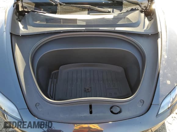 ✅ 2024 Tesla Model 3 • VIN: 5YJ3E1EA4RF869558 • Lot: 85579375. Wystawiony na Copart z przebiegiem 8 247 mil. Bezpłatny archiwum sprzedaży aukcyjnych z USA i szczegółowy raport historii pojazdu na DreamBid. Zdjęcie 11.