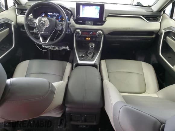 ✅ 2023 Toyota RAV4 Hybrid XLE Premium • VIN: JTMB6RFV4PD542820 • Лот: 84806085. Опубликован ранее на Copart с пробегом 31 306 миль. Бесплатный доступ к архиву аукционных продаж из США и подробный отчёт об истории автомобиля на DreamBid. Изображение 8.