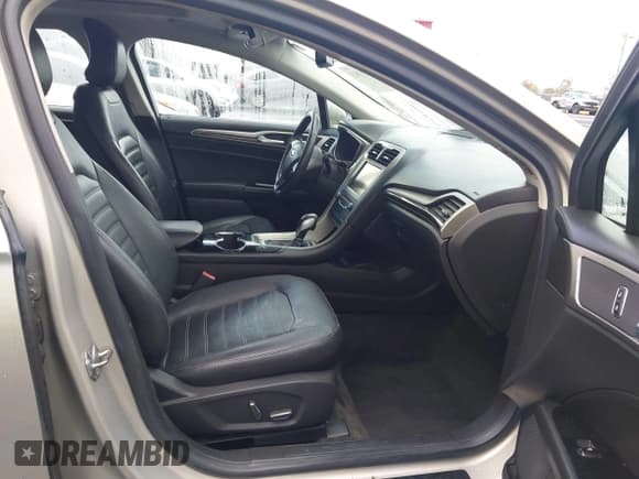 ✅ 2015 Ford Fusion SE Hybrid • VIN: 3FA6P0LU4FR199170 • Лот: 43693803. Опубликован ранее на IAAI с пробегом 180 099 миль. Бесплатный доступ к архиву аукционных продаж из США и подробный отчёт об истории автомобиля на DreamBid. Изображение 5.