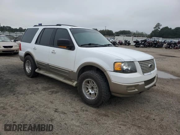 ✅ 2004 Ford Expedition Eddie Bauer • VIN: 1FMPU18L84LB46427 • Lot: 82687275. Listed on Copart with 263,319 mi. Free auction sales archive from the USA and detailed vehicle history report at DreamBid. Image 4.