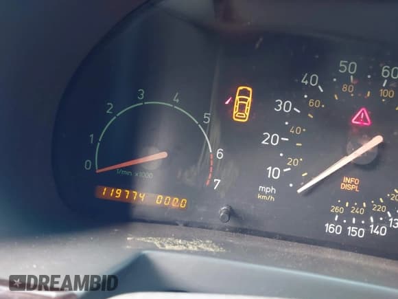 ✅ 2003 Saab 9-3 SE • VIN: YS3DF78K737001021 • Lot: 41773137. Wystawiony na IAAI z przebiegiem 119 774 mil. Bezpłatny archiwum sprzedaży aukcyjnych z USA i szczegółowy raport historii pojazdu na DreamBid. Zdjęcie 7.