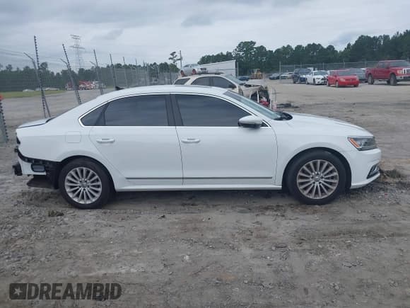✅ 2017 Volkswagen Passat SE • VIN: 1VWBT7A39HC040828 • Lot: 43057950. Listed on IAAI with 69,000 mi. Free auction sales archive from the USA and detailed vehicle history report at DreamBid. Image 14.