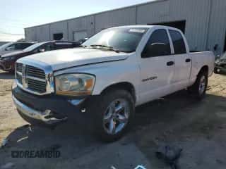 2006 Dodge 1500 ST z VIN 1D7HA18KX6J146765, wystawiony jako Copart lot #71724264 z przebiegiem 116 139 mil mil oraz Szkoda całkowita • Salvage title. Historia ofert i sprzedaży dostępna na DreamBid. Obrazek 1.