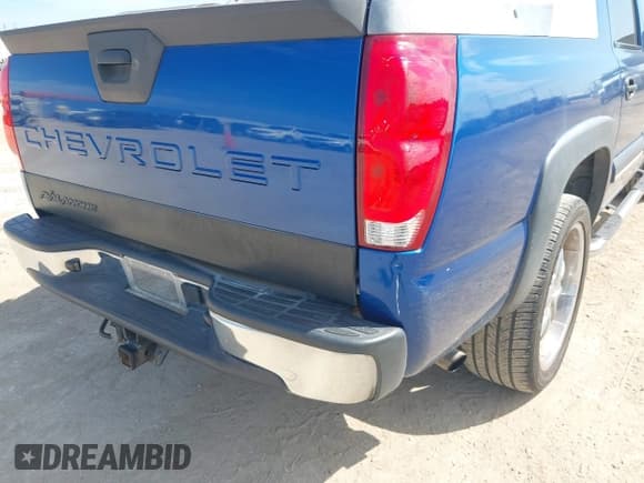 ✅ 2004 Chevrolet Avalanche Z66 • VIN: 3GNEC12T24G165907 • Lot: 42887959. Listed on IAAI with 216,065 mi. Free auction sales archive from the USA and detailed vehicle history report at DreamBid. Image 6.