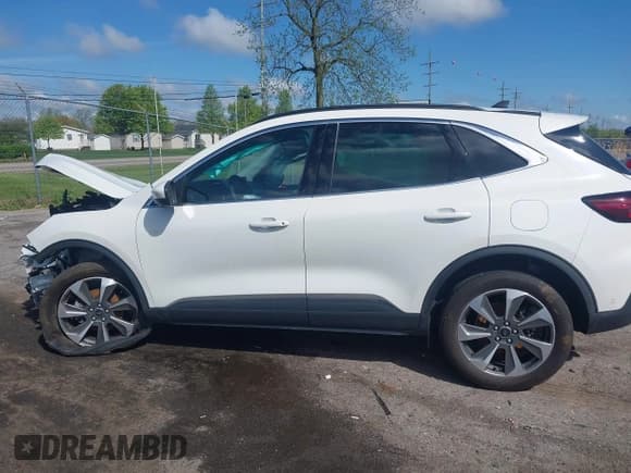 ✅ 2023 Ford Escape Platinum • VIN: 1FMCU9JZ4PUA28708 • Lot: 42209650. Listed on IAAI with Not provided. Free auction sales archive from the USA and detailed vehicle history report at DreamBid. Image 15.