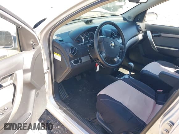 ✅ 2009 Chevrolet Aveo 1LT • VIN: KL1TD66E19B651119 • Lot: 41648261. Wystawiony na IAAI z przebiegiem 132 456 mil. Bezpłatny archiwum sprzedaży aukcyjnych z USA i szczegółowy raport historii pojazdu na DreamBid. Zdjęcie 14.