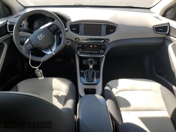 2017 Hyundai Ioniq Blue с VIN KMHC65LC8HU044570, выставлен на аукционе Copart как лот 76743284 с пробегом 201 481 миль миль и Списание • Salvage title. История ставок и продаж доступна на DreamBid. Изображение 8.