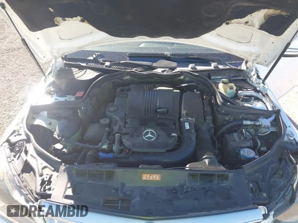 ✅ 2013 Mercedes-Benz C 250 Sport • VIN: WDDGF4HB6DR270836 • Lot: 43599937. Wystawiony na IAAI z przebiegiem 158 952 mil. Bezpłatny archiwum sprzedaży aukcyjnych z USA i szczegółowy raport historii pojazdu na DreamBid. Zdjęcie 10.