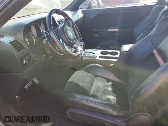 ✅ 2012 Dodge Challenger SRT-8 392 • VIN: 2C3CDYCJ9CH118699 • Lot: 85478484. Wystawiony na Copart z przebiegiem 85 520 mil. Bezpłatny archiwum sprzedaży aukcyjnych z USA i szczegółowy raport historii pojazdu na DreamBid. Zdjęcie 7.