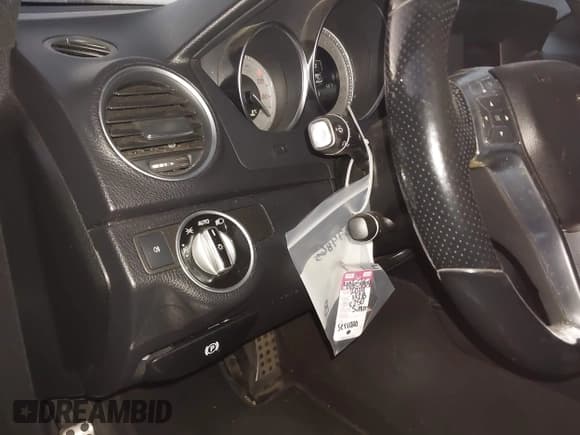 ✅ 2014 Mercedes-Benz C 250 Sport • VIN: WDDGF4HB5ER316335 • Lot: 43574865. Wystawiony na IAAI z przebiegiem 136 170 mil. Bezpłatny archiwum sprzedaży aukcyjnych z USA i szczegółowy raport historii pojazdu na DreamBid. Zdjęcie 14.