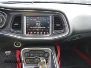 ✅ 2015 Dodge Challenger R/T • VIN: 2C3CDZAT9FH914013 • Lot: 43288641. Wystawiony na IAAI z przebiegiem 61 922 mil. Bezpłatny archiwum sprzedaży aukcyjnych z USA i szczegółowy raport historii pojazdu na DreamBid. Zdjęcie 20.