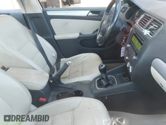 ✅ 2013 Volkswagen Jetta SE • VIN: 3VWBX7AJ7DM256270 • Lot: 43008964. Listed on IAAI with 195,269 mi. Free auction sales archive from the USA and detailed vehicle history report at DreamBid. Image 5.