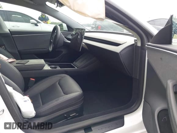 ✅ 2024 Tesla Model 3 • VIN: 5YJ3E1EA1RF870022 • Lot: 43375546. Wystawiony na IAAI z przebiegiem 9 078 mil. Bezpłatny archiwum sprzedaży aukcyjnych z USA i szczegółowy raport historii pojazdu na DreamBid. Zdjęcie 5.