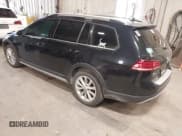 ✅ 2019 Volkswagen Golf S • VIN: 3VWH17AU1KM522501 • Lot: 43425023. Wystawiony na IAAI z przebiegiem 132 656 mil. Bezpłatny archiwum sprzedaży aukcyjnych z USA i szczegółowy raport historii pojazdu na DreamBid. Zdjęcie 3.