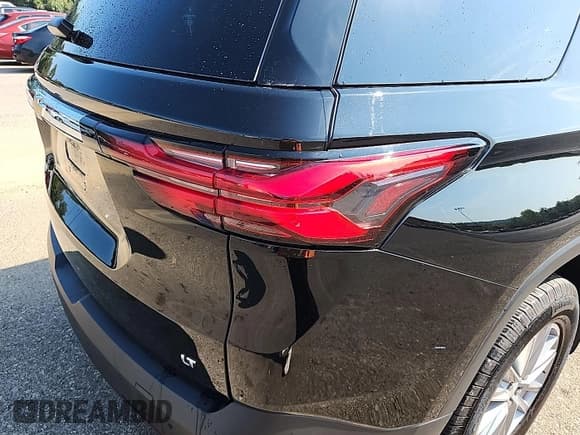 ✅ 2022 Chevrolet Traverse LT Cloth • VIN: 1GNERGKW2NJ150478 • Lot: 43274371. Wystawiony na IAAI z przebiegiem 88 409 mil. Bezpłatny archiwum sprzedaży aukcyjnych z USA i szczegółowy raport historii pojazdu na DreamBid. Zdjęcie 1.