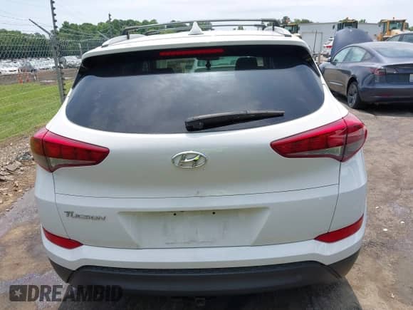 2018 Hyundai Tucson SEL z VIN KM8J33A41JU636835, wystawiony jako IAAI lot #42312648 z przebiegiem 87 647 mil mil oraz . Historia ofert i sprzedaży dostępna na DreamBid. Obrazek 16.