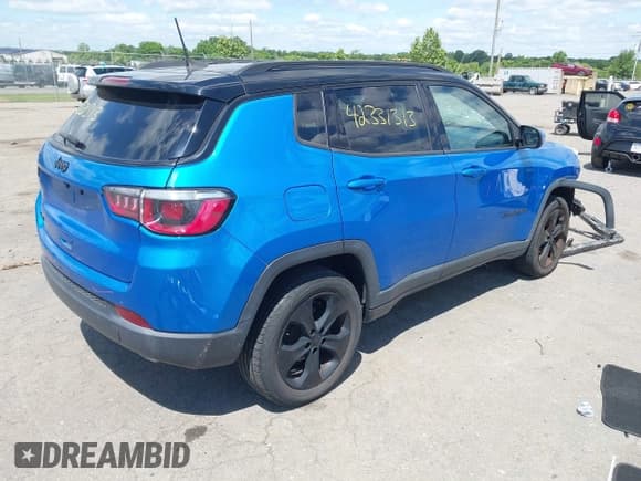 ✅ 2018 Jeep Compass Latitude • VIN: 3C4NJDBB3JT313458 • Lot: 42331313. Listed on IAAI with 71,277 mi. Free auction sales archive from the USA and detailed vehicle history report at DreamBid. Image 4.