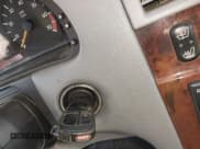 ✅ 1998 Mercedes-Benz E 320 • VIN: WDBJF65F0WA679546 • Lot: 43765700. Wystawiony na IAAI z przebiegiem 177 810 mil. Bezpłatny archiwum sprzedaży aukcyjnych z USA i szczegółowy raport historii pojazdu na DreamBid. Zdjęcie 11.