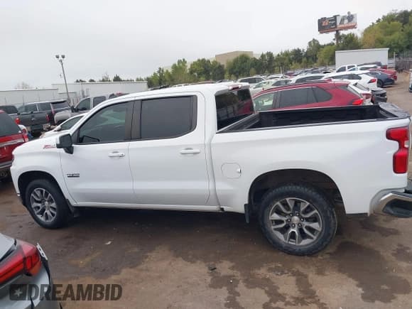 ✅ 2022 Chevrolet Silverado 1500 LT • VIN: 1GCUYDED7NZ146203 • Lot: 43382274. Listed on IAAI with 35,494 mi. Free auction sales archive from the USA and detailed vehicle history report at DreamBid. Image 14.