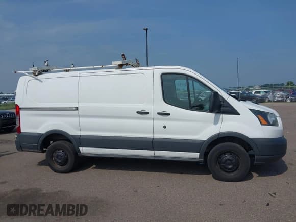 ✅ 2015 Ford Transit Cargo • VIN: 1FTNR1YM1FKB33081 • Лот: 42834421. Опубликован ранее на IAAI с пробегом 215 802 миль. Бесплатный доступ к архиву аукционных продаж из США и подробный отчёт об истории автомобиля на DreamBid. Изображение 13.