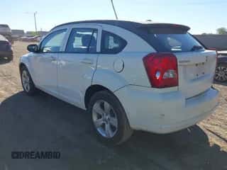 2010 Dodge Caliber SXT z VIN 1B3CB4HA6AD546292, wystawiony jako IAAI lot #43329611 z przebiegiem 139 756 mil mil oraz . Historia ofert i sprzedaży dostępna na DreamBid. Obrazek 3.