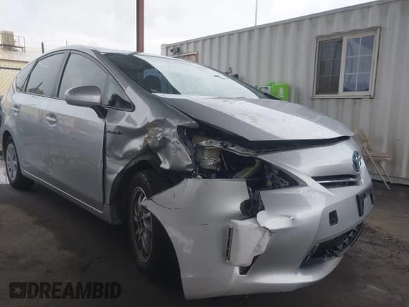 ✅ 2013 Toyota Prius Three • VIN: JTDZN3EU3D3220372 • Lot: 43719842. Wystawiony na IAAI z przebiegiem 90 583 mil. Bezpłatny archiwum sprzedaży aukcyjnych z USA i szczegółowy raport historii pojazdu na DreamBid. Zdjęcie 1.