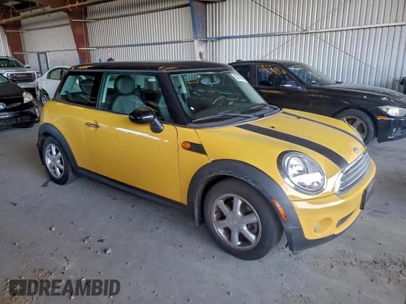 ✅ 2007 MINI Hardtop • VIN: WMWMF33567TT51963 • Lot: 95174805. Listed on Copart with 71,853 mi. Free auction sales archive from the USA and detailed vehicle history report at DreamBid. Image 4.